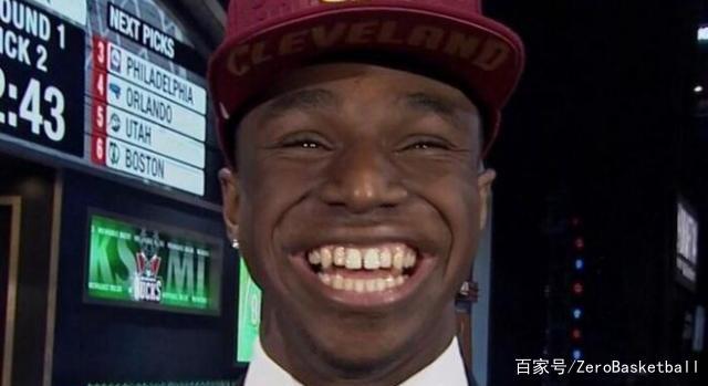 欧冠半场：吉马良斯意外乌龙送分，勒沃库森暂1-0纽卡（欧冠半场战报：吉马良斯自摆乌龙，勒沃库森暂以1-0领先纽卡）