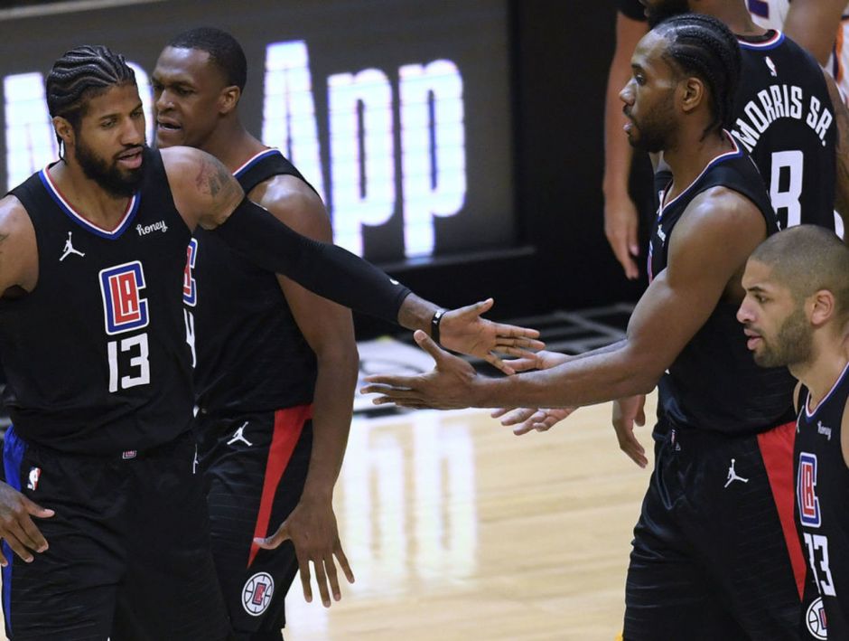 出战4场完成3场零封+两度扑点，迈尼昂当选米兰11月最佳球员（四战三零封、两次扑点，迈尼昂荣膺米兰11月最佳球员）