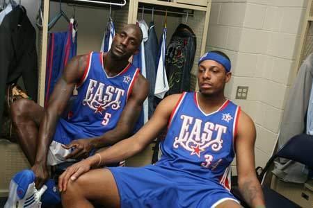 NBA常规赛战报：湖人客场险胜太阳,（湖人客场险胜太阳：NBA常规赛快讯）