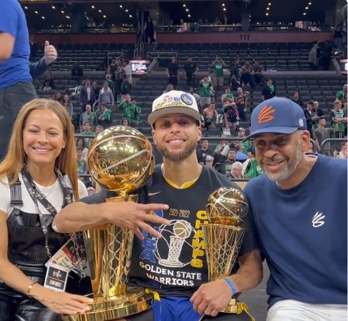 NBA季后赛展望：东部、西部对阵预测,（NBA季后赛前瞻：东西部对阵形势预测）