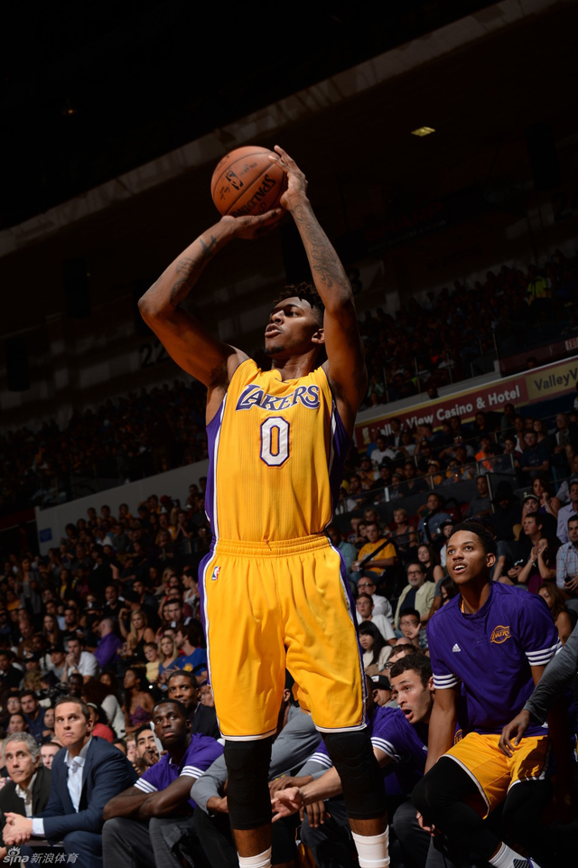 布冯：尤文选择斯帕莱蒂是最好的补救方案，对图多尔感到遗憾（布冯称尤文任命斯帕莱蒂是最佳补救，并为图多尔感到遗憾）