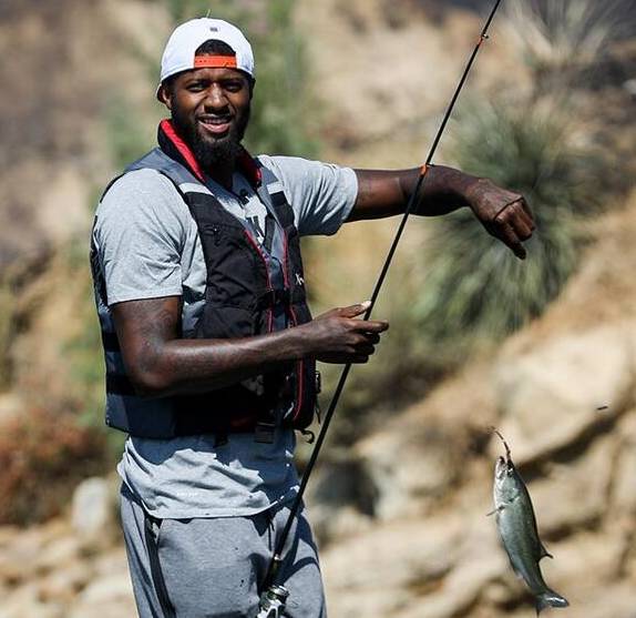 上海足协祝贺海港三连冠：上海足球史上已留下你们浓重的一笔（上海足协向海港致贺三连冠：已在上海足球史写下浓墨重彩一笔）
