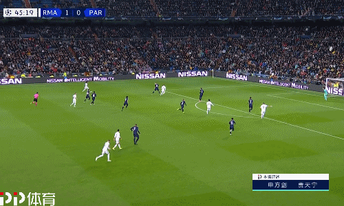 沙特联战报：本泽马破门，十人吉达联合2-1利雅得体育（沙特联赛战报：本泽马建功，十人吉达联合2-1击败利雅得体育）